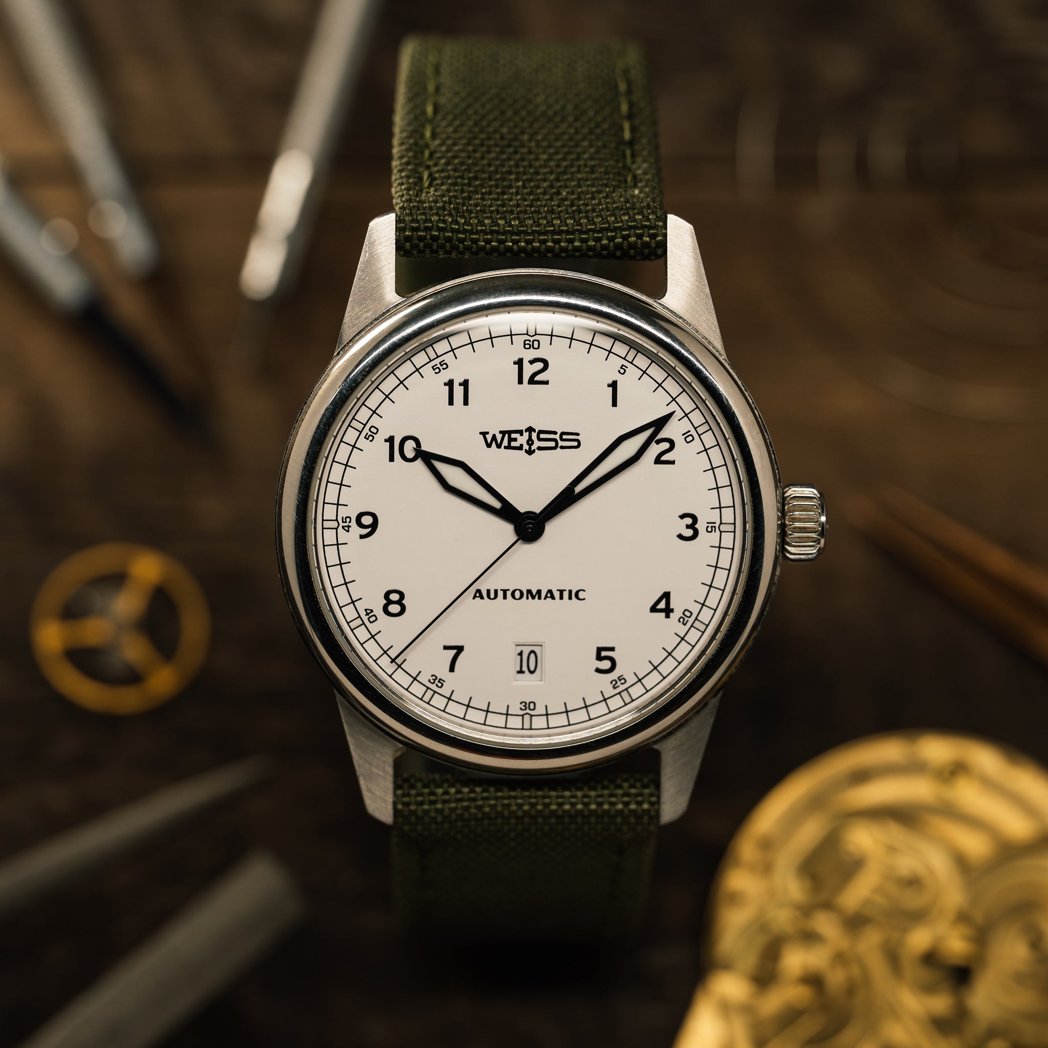 Montre de terrain automatique standard de 38 mm avec date