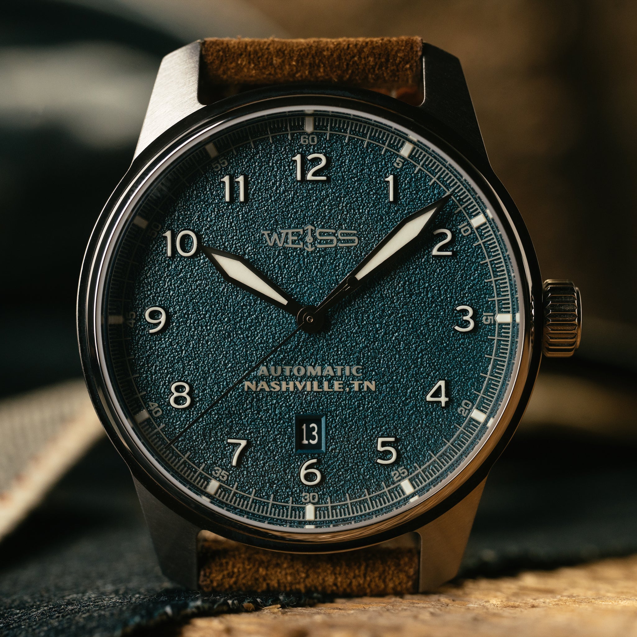 *Limitierte Auflage* Automatische Standard-Felduhr aus Titan, 38 mm, mit Datum: Strukturiertes schwarzes Zifferblatt