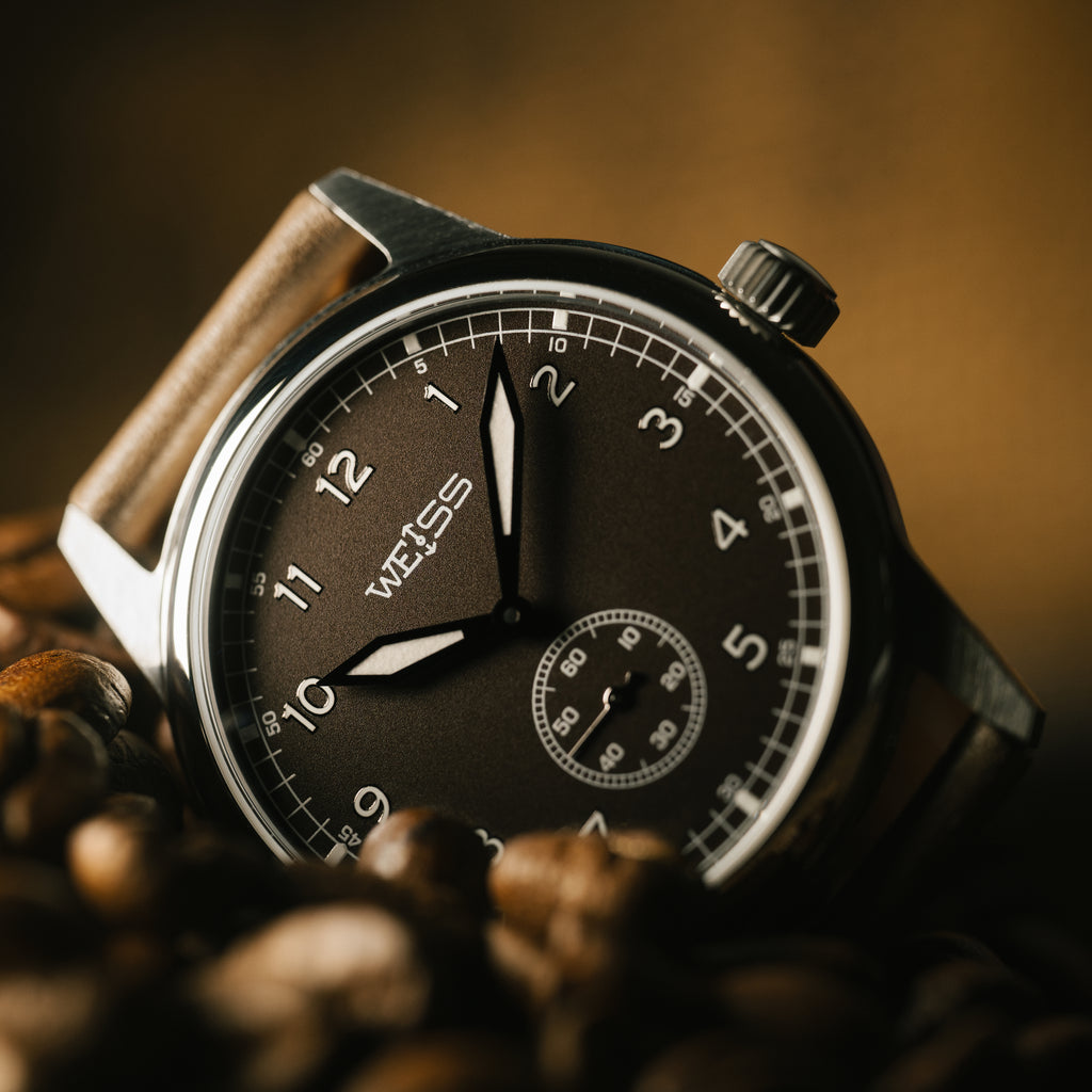 *Édition limitée* Montre de terrain standard 38 mm : cadran cardinal
